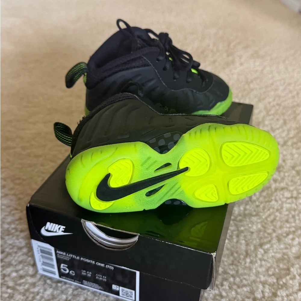 Nike Little Posite One sneakers w/black Foam posite & Volt